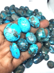 Turquoise Firoza de haute qualité, mélange naturel, cabochon, pierre précieuse en forme de poire, prix de gros, vente en vrac pour la fabrication de bijoux en Inde, 2024 - Product Image 5