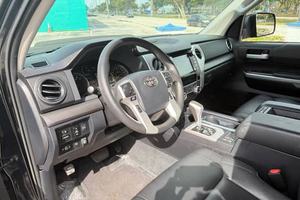 TOYOTA TUNDRA SR5 CREWMAX 2020 USADA, VOLANTE A LA IZQUIERDA/DERECHA - Product Image 3