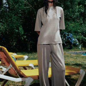 Conjunto de dos piezas para mujer, ropa de calle informal, logotipo bordado personalizado, Sudadera corta con cremallera, cortavientos, Sudadera con capucha de algodón 100% - Product Image 3