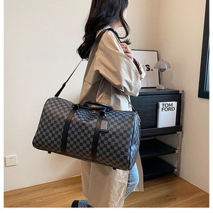 กระเป๋าสำหรับผู้หญิงกระเป๋าหนัง PU กันน้ำออกแบบได้ตามต้องการกระเป๋าทรงดัฟเฟิลกีฬาเดินทางไปยิมกระเป๋าใบใหญ่มีซิปปิด - Product Image 5