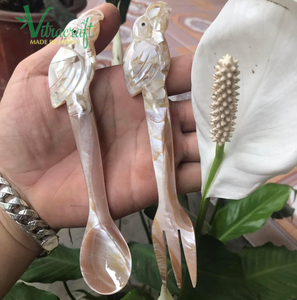 ชุดช้อนส้อมและส้อมคุณภาพสูงผลิตภัณฑ์หัตถกรรมเวียดนามทำจากมุกธรรมชาติผสมกับไมกาพลาสติกเวียดนามทำด้วยมือ - Product Image 1