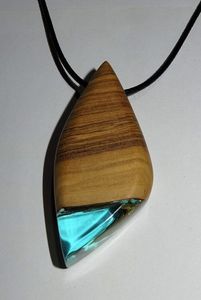 Newly Necklace <b>Resin</b> Epoxy <b>Resin</b> Pendant Necklace Wood New Design <b>Resin</b> Wood Pendant Custom Pendal - Product Image 5