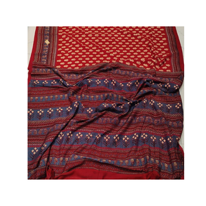 Saree Ajrakh rouge traditionnel en tissu doux et respirant en mousseline de coton pour un usage festif ou quotidien - Product Image 6
