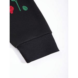 Sudadera con capucha clásica esencial para hombre en grandes cantidades Sudadera de otoño con servicio OEM Suministro barato con stock - Product Image 2