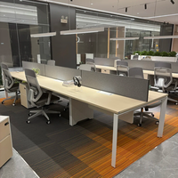 Postes de travail modulaires en open space, bureau moderne pour 6 à 8 personnes, table de poste de travail avec écran