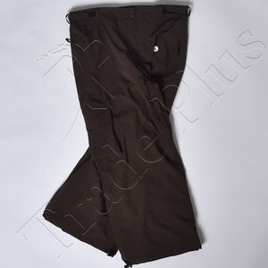 Pantalon de neige marron Performance avec design cargo, doublure chaude, taille ajustable et poches zippées de rangement, bas cintré - Product Image 4