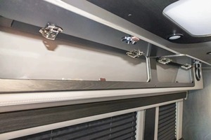 Mercedes-Benz Sprinter 3500XD 2023, Certificado, Limpio y Poco Usado, Midwest Automotive Design Luxe Cruiser, Tracción en las Cuatro Ruedas, Diésel, Volante a la Izquierda - Product Image 2