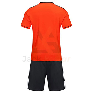 ชุดฟุตบอลดีไซน์ล่าสุด สวมใส่สบายในสนาม เหมาะสำหรับทีมสโมสร คุณภาพดี ชุดฟุตบอลแบบรีดร้อน - Product Image 2