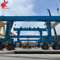 Grue hydraulique mobile certifiée CE pour bateaux, idéale pour la réparation de yachts, le transport et le mise à l'eau des bateaux en quai.