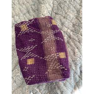 Pochette cosmétique vintage brodée Kantha, motif Jacaranda doux, capacité moyenne, logo personnalisé, style féminin, PU polyester imperméable - Product Image 2