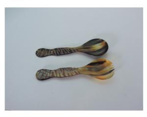 Louche à soupe en corne de buffle pour mariage moderne et pinces à salade en corne de vache et couverts ensemble de cuillères en corne à prix abordable - Product Image 1