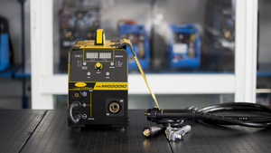 HKMIG200D 50 INVERTER Certificado 100% Expert Máquina de soldadura multiproceso 200A 220V Amarillo 24 MIG hecho en Vietnam - Product Image 3