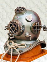 Casque de plongée commando bicolore argent et violet, casque de plongée lourd de type Boston, objet de décoration marine et nautique.