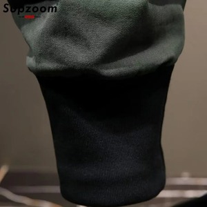 กางเกงทำงานผู้ชายแบบใหม่ สไตล์ทหาร สำหรับกิจกรรมกลางแจ้ง กางเกงคาร์โก้ผ้าแคนวาส น้ำหนักเบา กันน้ำ มีหลายกระเป๋า เหมาะสำหรับการเดินป่าในฤดูหนาว - Product Image 2