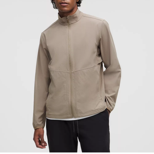 แจ็กเก็ตกันฝนของผู้ชายเสื้อกันลมกันน้ำไนลอนระบายอากาศ100% - Product Image 1