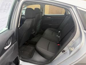 รถยนต์ฮอนด้า ซีวิค อีเอ็กซ์ ปี 2019 ขับเคลื่อนล้อหน้า พวงมาลัยซ้าย กำลัง 200-250 แรงม้า แรงบิด 200-300 นิวตันเมตร มาตรฐานไอเสียยูโร 4 ระยะทาง 50,001-75,000 ไมล์ 5 ที่นั่ง - Product Image 2