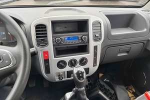 Camion électrique 4x4 avec caisse de chargement, versions européenne et coréenne - Product Image 2