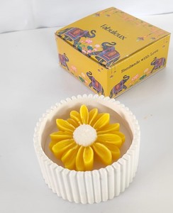 Vela Aromática en Frasco de Cerámica de Primera Calidad con Caja de Etiqueta Personalizada Disponible a Precio de Mayoreo de Fabricante Indio - Product Image 3