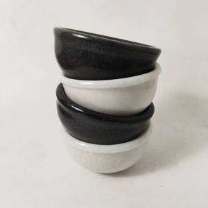 ชามหินอ่อนสีขาวทรงกลมที่ทำเสร็จแล้วอย่างประณีตวางลงบนพื้นหลังที่เป็นกลางเพื่อแสดงความสง่างามแบบมินิมอล - Product Image 5