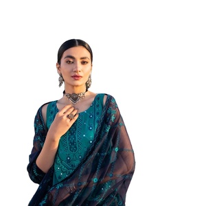 ANDAAZ Trajes de 3 piezas para mujer Diseñador de moda Pakistán e indio Césped Bordado Cuello por Ramsha Volumen Material de algodón para adultos - Product Image 1