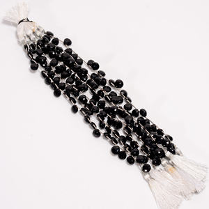 Cuentas de ónix, cuentas facetadas en forma de corazón de piedras preciosas de ónix negro, cuentas de piedras preciosas de ónix para la fabricación de joyas, cuentas de piedras preciosas sueltas - Product Image 1