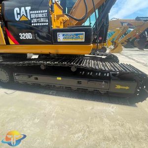 รถขุดไฮดรอลิกอเนกประสงค์ขนาดใหญ่ มือสอง ยี่ห้อแคตเตอร์พิลลาร์ รุ่น CAT320D2L น้ำหนักใช้งาน 35 ตัน สำหรับงานก่อสร้าง - Product Image 1