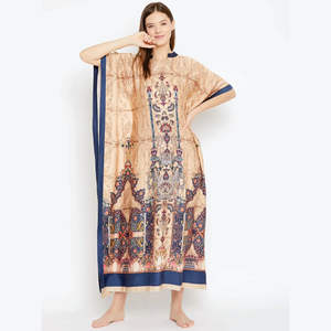 Maxi Kaftan Slim Fit en viscose rayonne col en V manches courtes longues Regal Paisleys imprimé beige - Product Image 4