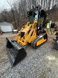 Camión Volquete Oruga JCB de Alto Rendimiento con Bomba de Alto Momento de Carga para Uso en Construcción y Componentes de Motor y Engranajes para un Funcionamiento Suave - Product Image 2