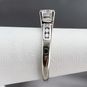 Anillo de Oro Blanco de 14K con Diamantes Cultivados en Laboratorio, Corte Brillante, Estilo Vintage, Certificado IGI, para Compromiso o Boda - Product Image 1