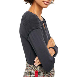 Magliette in maglia color antracite da donna Free People, taglia piccola, modello Military Mix Henley Combo - Product Image 2