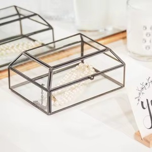 Caja de Vidrio con Acabado Dorado Hecha a Mano con Anillo Cuadrado de Latón, Atractivo Borde Organizado para Joyas Personalizadas y Recuerdos - Product Image 5