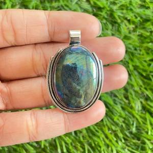 Collier de fiançailles élégant de style vintage pour femmes, pendentif multi-labradorite en argent sterling 925 plaqué or fait main - Product Image 1