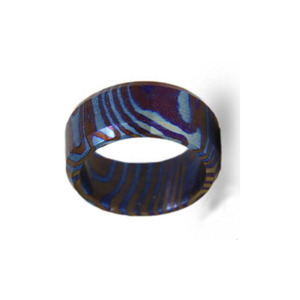 Anillo Timascus para Hombre que Ofrece un Flujo de Color Distintivo y un Atractivo Contemporáneo, Anillo de Banda Timascus para Hombre - Product Image 2