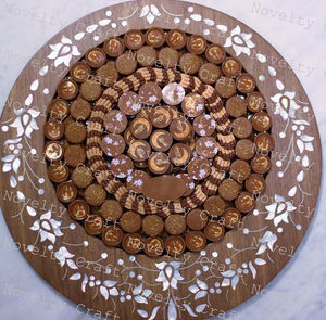 Plateau en nacre de luxe fait à la main avec incrustation de bois Plateau de chocolat pour bonbons Assiette décorative pour bonbons au caramel - Product Image 1