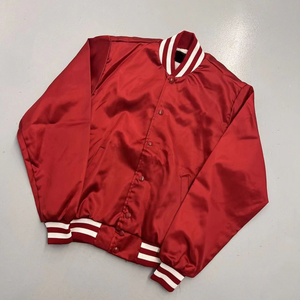 Chaqueta Bomber de Satén Personalizada para Hombre, Estilo Urbano, Logotipo Frontal, Chaqueta Deportiva de Béisbol, Venta al Por Mayor 2025 - Product Image 3