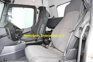 Camion benne d'occasion Mercedes-Benz Arocs 3240 RHD 8x4 Diesel 40T avec conduite à droite, modèle 2014 - Product Image 5