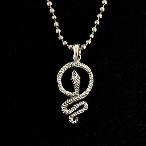 Diseño único personalizado con patrón de serpiente, colgante de plata 925 de 2.3 gramos para uso diario unisex. - Product Image 1