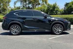 Lexus NX 300 SUV d'occasion en excellent état - Product Image 3