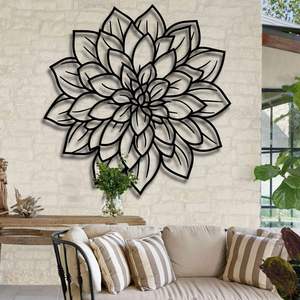 Exquisita pieza de diseño floral de arte de pared de metal de lujo para la decoración de la pared interior del hogar con detalles artísticos elegantes acabados a mano - Product Image 1