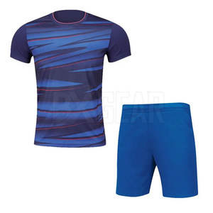 Uniforme de volley-ball classique avec tissu durable et ajustement confortable permet un mouvement facile pendant les matchs - Product Image 1