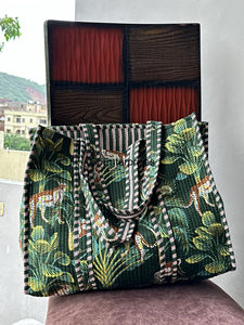 Sacs fourre-tout tigre en coton vert pour femmes faits à la main à la mode pour les voyages d'été 100% tissu en coton doux avec deux poignées nouvelle Collection - Product Image 3