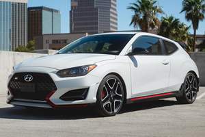 Hyundai Veloster N 2020 d'occasion en bon état, boîte manuelle 6 vitesses, turbo 4 cylindres, pack performance, blanc craie - Product Image 3