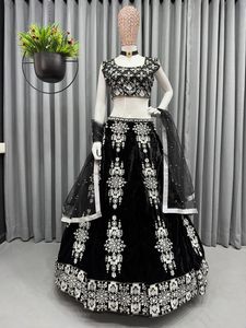 Mejor venta Readymade diseñador indio Viscos terciopelo con bordado Lehenga Choli desgaste del partido traje de boda Lehngha Choli - Product Image 2