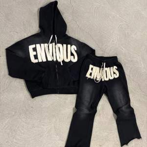 Personalizado de los hombres parche desgastado Raw Hem acampanado pantalones de chándal sólido impreso Sudadera con capucha French Terry Jogger Set Streetwear chándal - Product Image 4