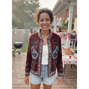 Veste d'extérieur en velours bordeaux Zafar Bloom avec broderie Suzani turquoise et rose, manteau d'hiver fini - Product Image 6