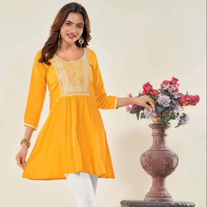 Short de travail imprimé en rayonne avec broderie Kurti By FabZone - Product Image 1