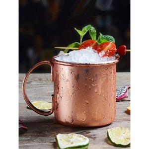 Tasses à Moscow Mule en cuivre, conçues pour les bars de cuisine, offrant un aspect élégant et une construction durable pour une utilisation longue durée - Product Image 2