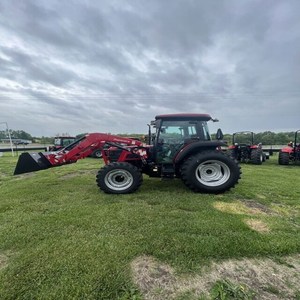 Mahindra Camión Volquete sobre Orugas 4x4 Alta Eficiencia Operativa Caja de Cambios Engranaje Parker Hidráulico 3 Años de Garantía Maquinaria de Movimiento de Tierras - Product Image 1