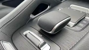 รถ SUV รุ่นยอดนิยมปี 2024 เมอร์เซเดส-เบนซ์ ดีเซลใหม่ รถมินิคาร์ พวงมาลัยไฮดรอลิก เบาะหนังสุดหรู หลังคาซันรูฟแบบพาโนรามา ไฟ LED สีเข้ม - Product Image 4