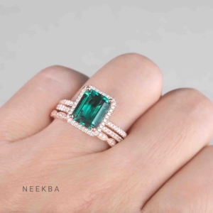 Ensemble de bagues de mariée 3 pièces Bague Halo émeraude alternative en argent 925 avec 2 bandes de mariage, ensemble de bagues de mariage luxueuses d'Inde - Product Image 4